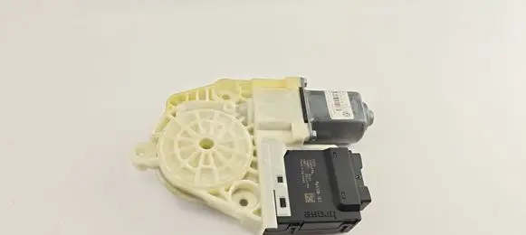 Volkswagen PASSAT B7 Rear door window regulator motor 974226308