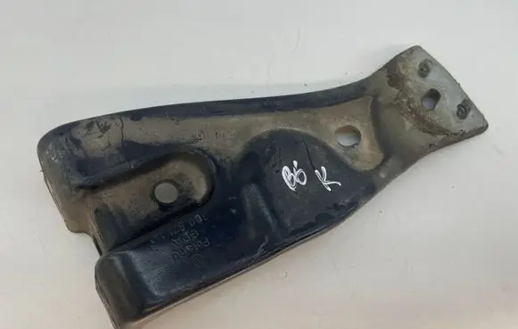 Volkswagen PASSAT B6 Fender mounting bracket 3C0821141