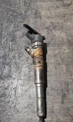 BMW 5 E39 Fuel injector 0445110049