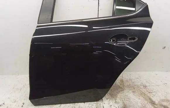 Mazda 3 III Rear door