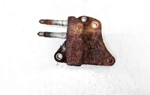 Hyundai Sonata Engine mounting bracket