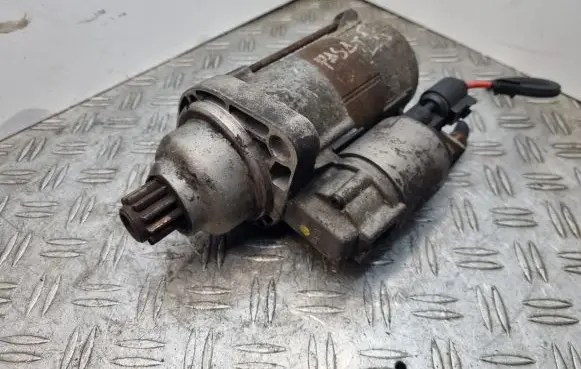 Volkswagen PASSAT B7 Starter motor 02M911023N