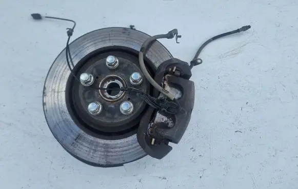 Toyota RAV 4 (XA50) Front wheel hub spindle knuckle