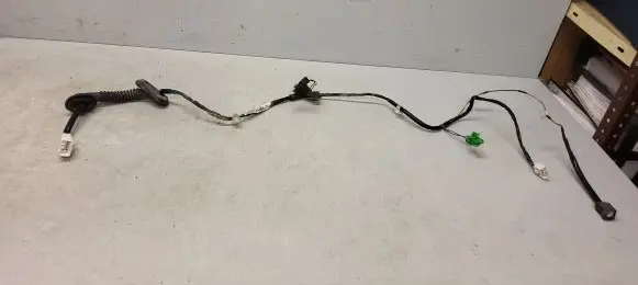 Subaru Legacy Rear door wiring loom 81822AG0007 84DB8900361