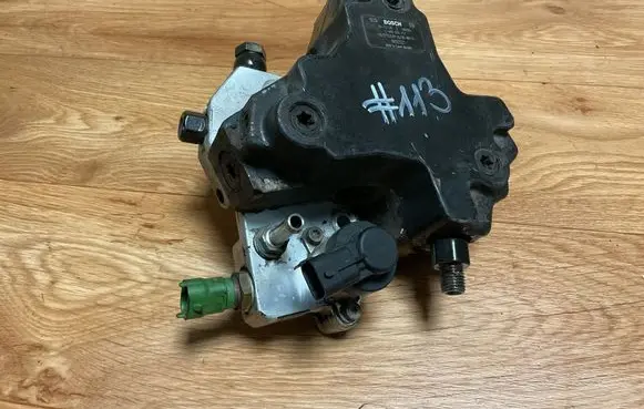 Volvo V70 Fuel injection high pressure pump 8692521 0445010111 040561