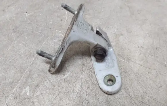 Mercedes-Benz C W204 Front door upper hinge