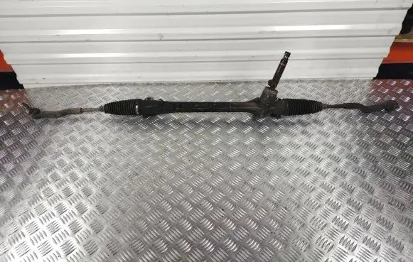Toyota Avensis T270 Steering rack 