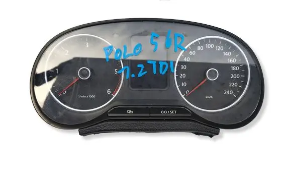 Volkswagen Polo V 6R Speedometer (instrument cluster) 6R0920861K