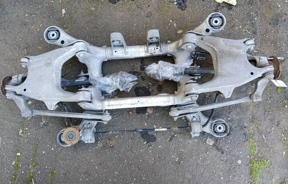 BMW 5 F10 F11 Rear axle beam with reductor 6799103 7565364 HT6ZBF07