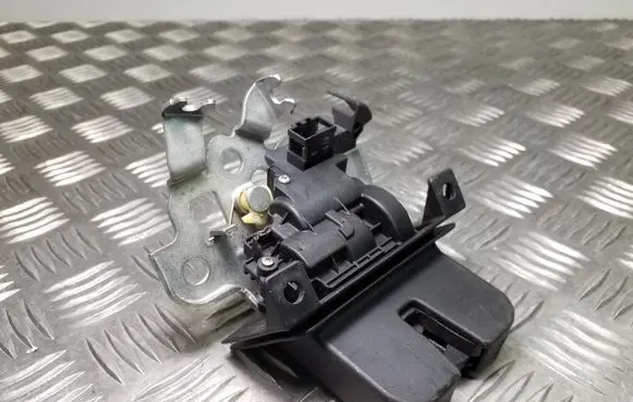 Skoda Superb B6 (3T) Tailgate/trunk/boot lock/catch/latch 8K9827505A 3T5827520A
