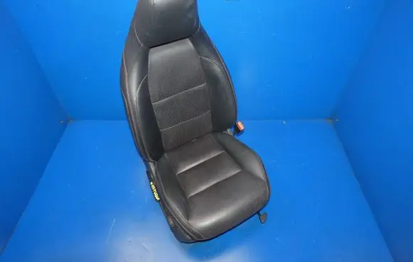 Mercedes-Benz CLA C117 X117 W117 Front passenger seat