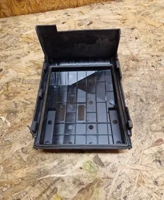 Volkswagen Sharan Fuse box cover 1K0937132F