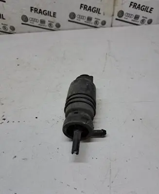 Mercedes-Benz C W203 Windscreen/windshield washer pump 008115
