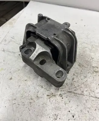 Volkswagen Golf IV Engine mount bracket 7M3199555