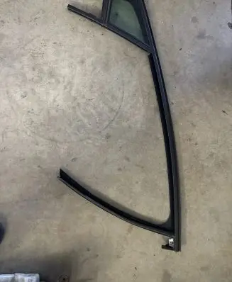Opel Astra K Front door vent window glass four-door 565498024 565740102