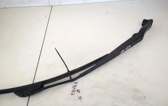 Chrysler 300 - 300C Front wiper blade arm