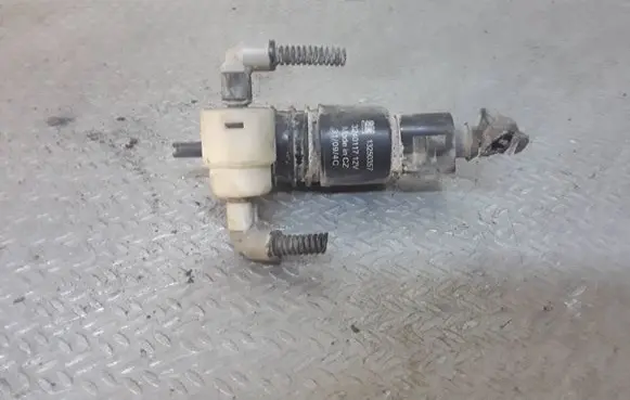 Opel Insignia A Windscreen/windshield washer pump 13250357
