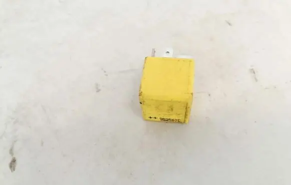Opel Signum Other relay 90226846 v23134-j52-x369