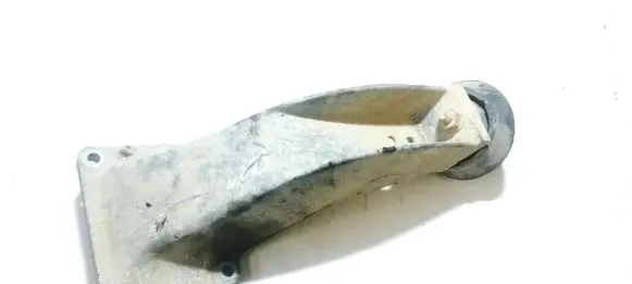 BMW 5 E39 Engine mounting bracket 1092973