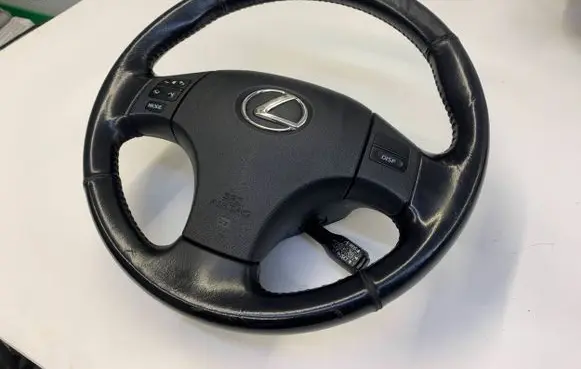 Lexus IS 220D-250-350 Steering wheel
