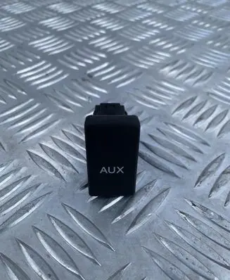 Honda HR-V AUX in-socket connector 