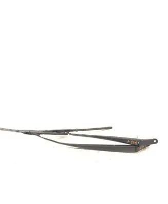 Toyota Auris 150 Front wiper blade arm 3451979
