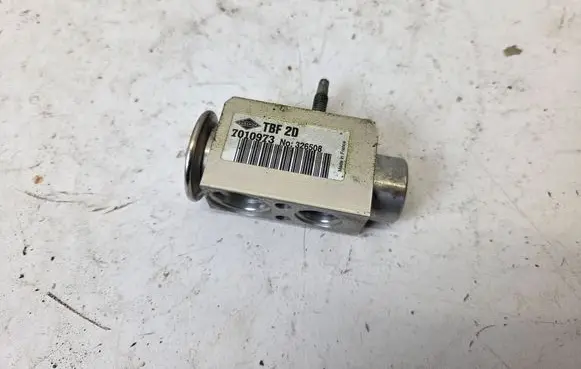 Land Rover Evoque I Air conditioning (A/C) expansion valve 7010973