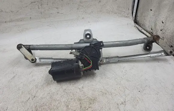Volkswagen Bora Front wiper linkage and motor 