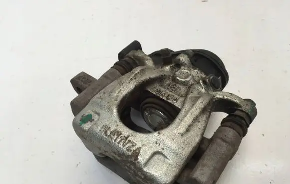 Nissan Leaf II (ZE1) Rear brake caliper 440105SA0A