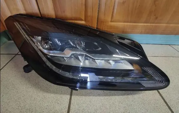 Jaguar E-Pace Headlight/headlamp J9C313W029