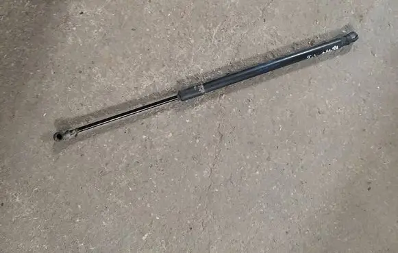 Seat Arona Tailgate/trunk strut/damper 6F9827550A