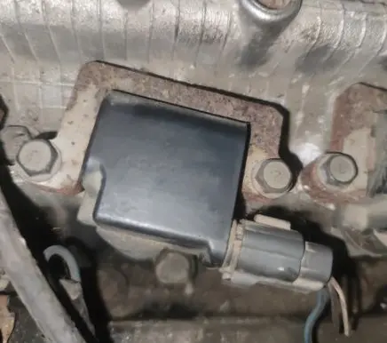 High voltage ignition coil