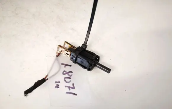 Mercedes-Benz B W245 Brake pedal sensor switch 0015458714