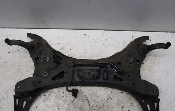 Suzuki Swift III Front axle beam 2455