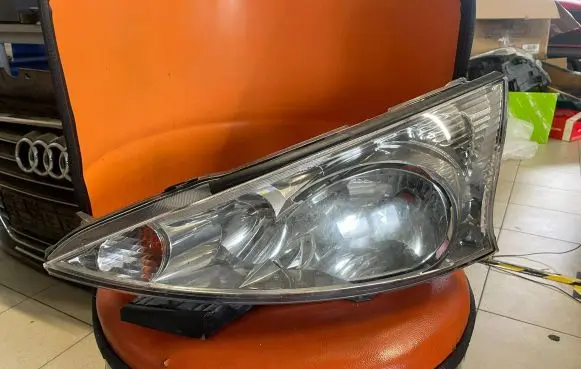 Mitsubishi Grandis Headlight/headlamp