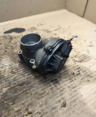 Ford Focus Throttle valve VP2S6U9E927F