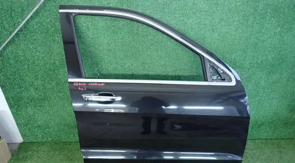 Jeep Grand Cherokee Front door