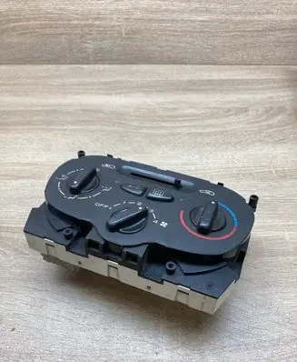 Peugeot 206 Climate control unit 1068701