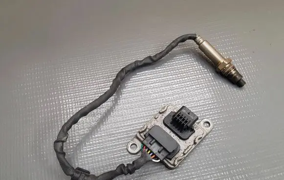 Mercedes-Benz E W238 Lambda probe sensor A0009057108 SNS381A A2C12776200