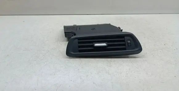 Rear air vent grill