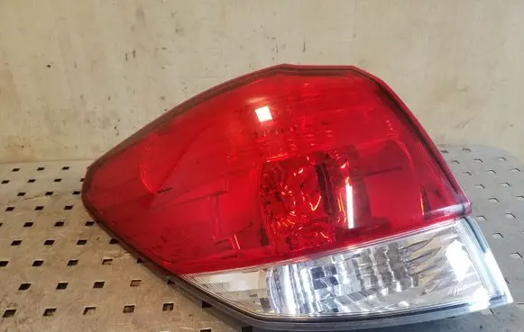 Subaru Outback Rear/tail lights 22020067