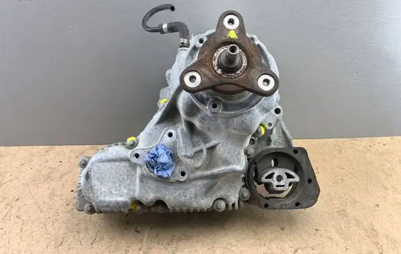 BMW 3 E90 E91 Gearbox transfer box case 7548666 27107548666 27107599690