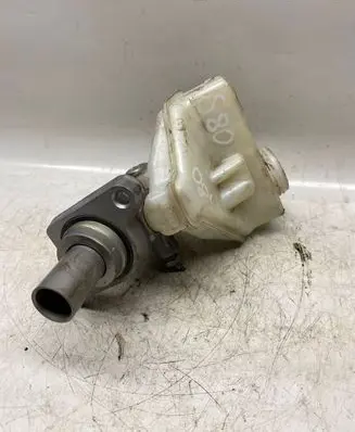 Master brake cylinder