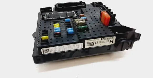 Volvo V70 Fuse module 30728512