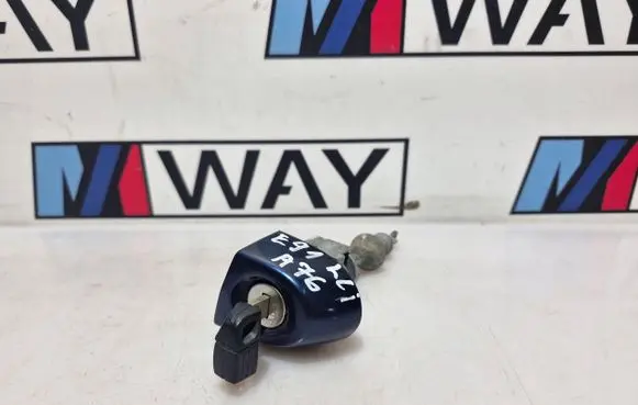 BMW 3 E90 E91 Front door lock (next to the handle) 
