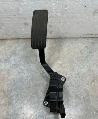 Subaru Forester SG Accelerator throttle pedal 36010SA060 1988007060 04H12B00223