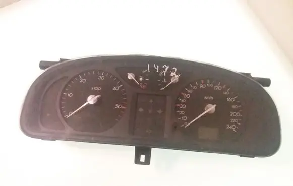 Renault Laguna II Speedometer (instrument cluster) 8200170297