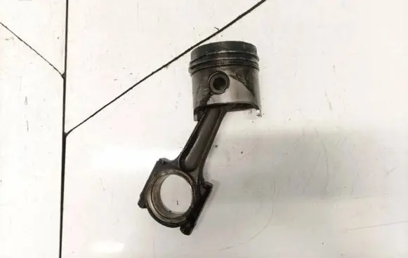 Hyundai Lantra II Piston with connecting rod