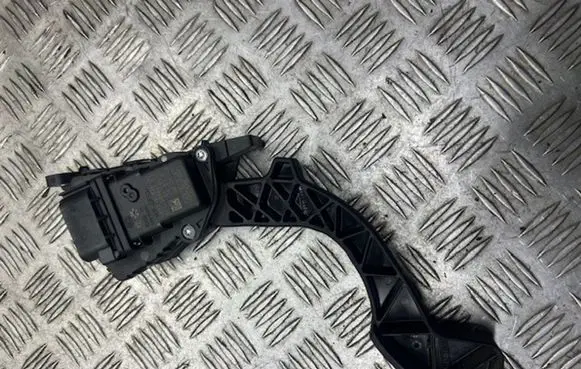 Mazda 3 I Accelerator throttle pedal 6PV00864101 082442