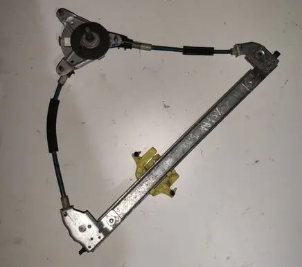 Rear door manual window regulator